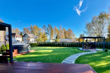 Dienas atpūta Pierīgā: malkas pirtiņa un kubls kompānijai