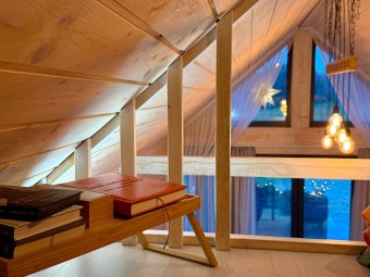 Smiltsērkšķu namiņš – 1 nakts dabas ielokā un kubls diviem