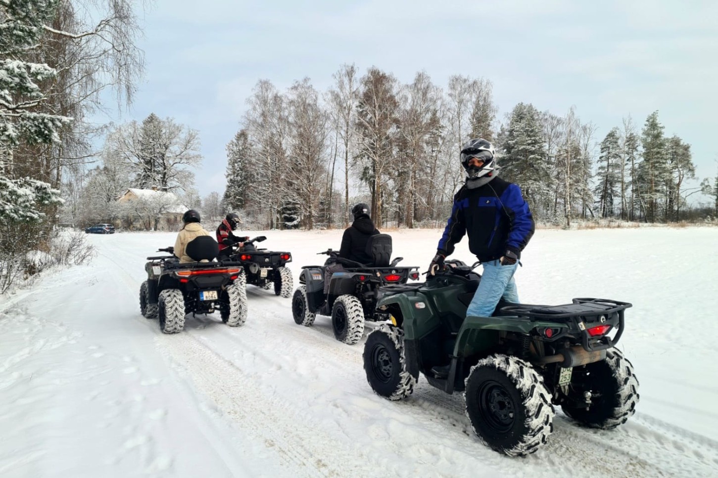 Izbauciens ar divvietīgu kvadraciklu – 1 st., 1-2 personām
