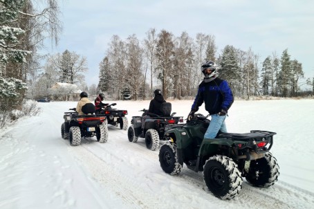 Izbauciens ar divvietīgu kvadraciklu – 1 st., 1-2 personām