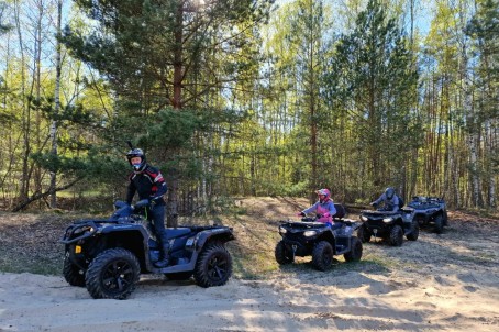 Aktīvā atpūta ar kvadracikliem Rīgā – 3 st., 2-4 personām