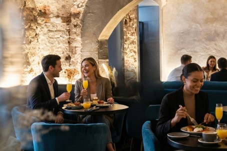 Brīvdienu harmonija: Harper Woolf brančs un SPA baudījums