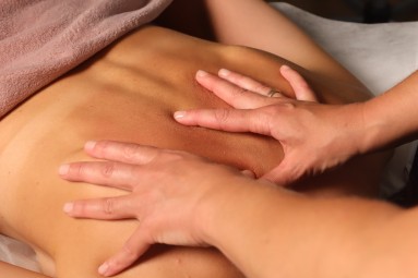 Mobilizējošā kakla zonas masāža – Impulse Riga