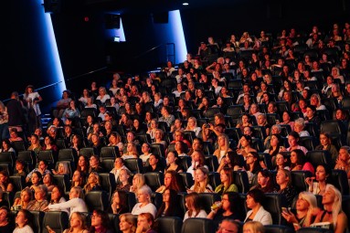 Forum Cinemas – Premium подарочный билет в кино и закуски