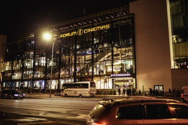 Forum Cinemas – Premium подарочный билет в кино и закуски