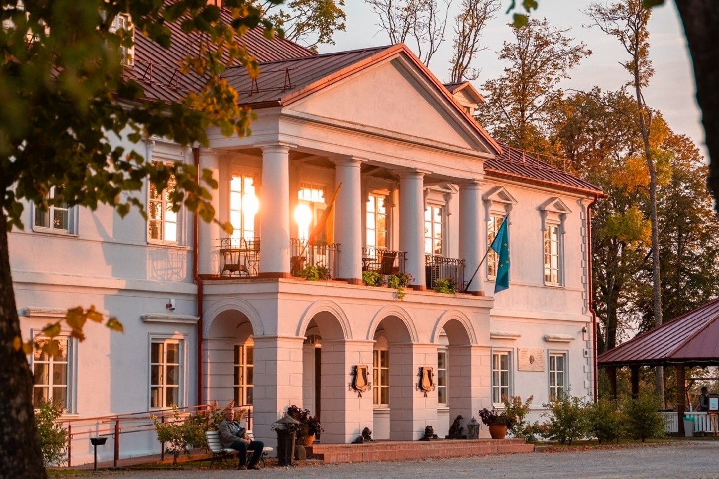 Элитный отдых, SPA и развлечения в поместье Бистрамполис