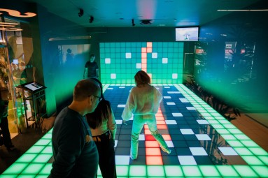 Пиксельная комната: светозвуковая игра для 4 человек, Рига