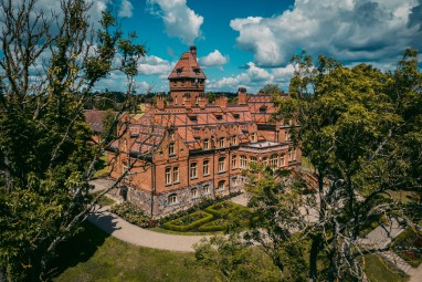 Сказка для двоих: ночь в замке Яунмоку с программой отдыха