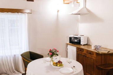 Kā pasakā: nakts un izklaides Jaunmoku pilī ģimenei (2+2)