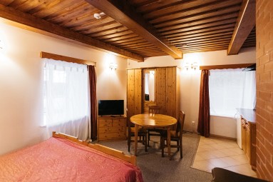 Kā pasakā: nakts un izklaides Jaunmoku pilī ģimenei (2+2)