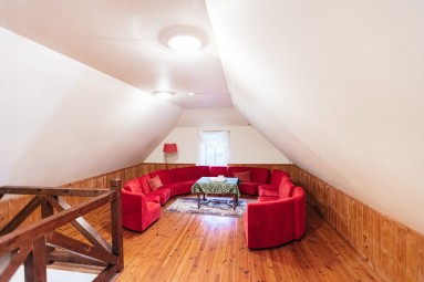 Kā pasakā: nakts un izklaides Jaunmoku pilī ģimenei (2+2)