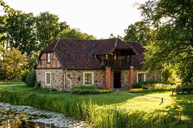 Kā pasakā: nakts un izklaides Jaunmoku pilī ģimenei (2+2)