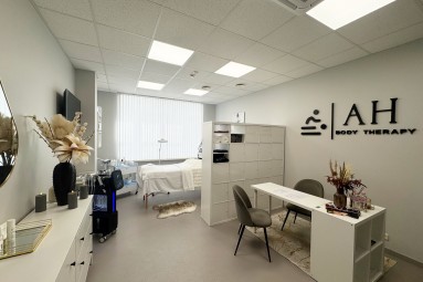 Kompleksā sejas ādas tīrīšana 3 in 1 studijā AH Body Therapy