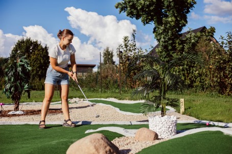 Minigolfs Āres: aizraujoša spēle vienai personai – Ikšķile