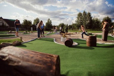 Minigolfs Āres: aizraujoša spēle vienai personai – Ikšķile