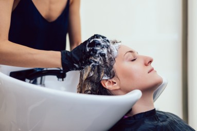 Matu krāsošana Balayage tehnikā – matu garums līdz lāpstiņām